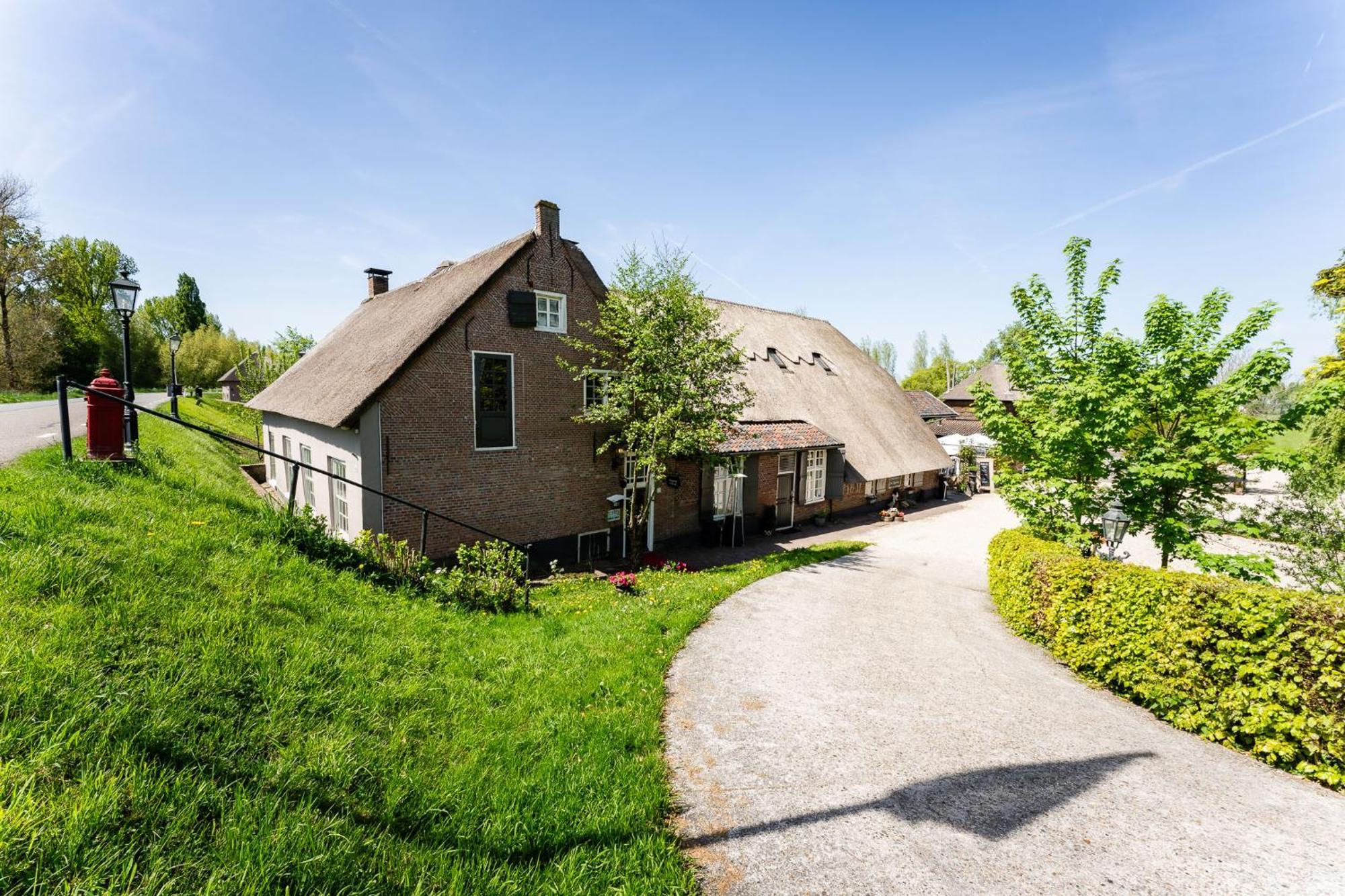 Herberg De Lingehoeve Oosterwijk Dış mekan fotoğraf